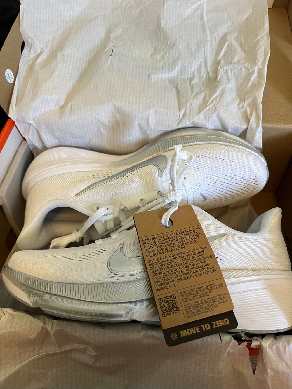 Nike unisex White/Silver Lightweight Running Sneakers (Pegasus)